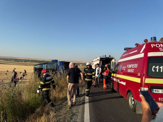 foto constanta un autocar cu aproape 60 de pasageri s a rasturnat 685c34d1e2e15