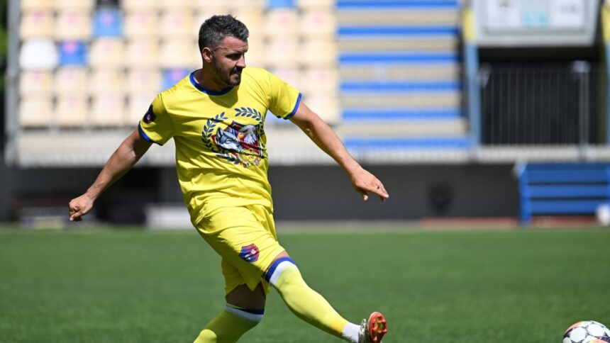 foto constantin budescu din nou pe teren meciul in care a evoluat jucatorul de 36 de ani 6856d110ecf99