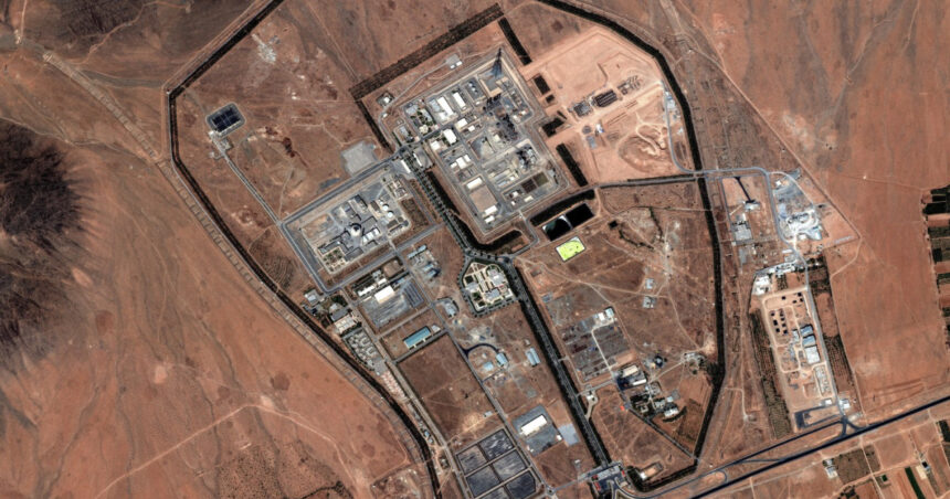 foto imagini din satelit confirma distrugeri majore in iran la reactorul cu apa grea de la arak 6854ec17ed51d