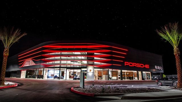 foto porsche opreste investitiile in showroom urile ultramoderne din motive financiare 683fd592e645d