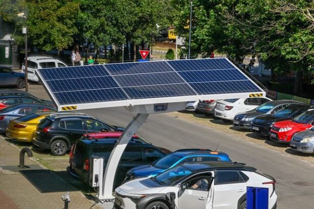 foto premiera in romania prima statie de incarcare pentru masini electrice alimentata exclusiv cu energie solara 685d633493c5e