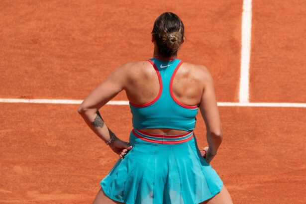 galerie foto aryna sabalenka mereu la inaltime ipostaza de diva pe care si a permis o in semifinala cu swiatek de la roland garros 68431c24a338e
