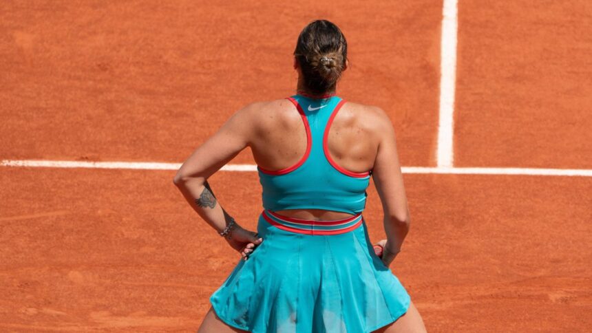galerie foto aryna sabalenka mereu la inaltime ipostaza de diva pe care si a permis o in semifinala cu swiatek de la roland garros 68431c24a338e