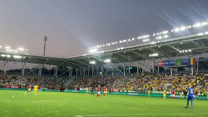 galerie foto cum arata tribunele pe arcul de triumf la romania danemarca 685458409cff1