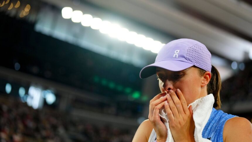 galerie foto dupa 27 de victorii consecutive la roland garros iga swiatek a fost umilita de aryna sabalenka ce s a intamplat in setul decisiv 6841c021408e4