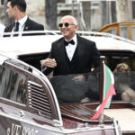 galerie foto jeff bezos s a casatorit cu lauren sanchez imagini spectaculoase de la nunta anului e o abatere de la ceea ce se asteapta oamenii 685f82a8bdb81
