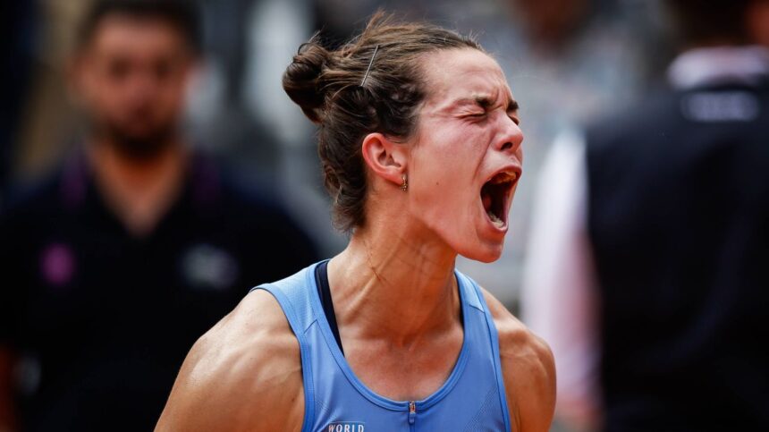 galerie foto pute a transpiratie frantuzoaica umilita pe teren e acum cenusareasa de la french open 6840133ecb4d3