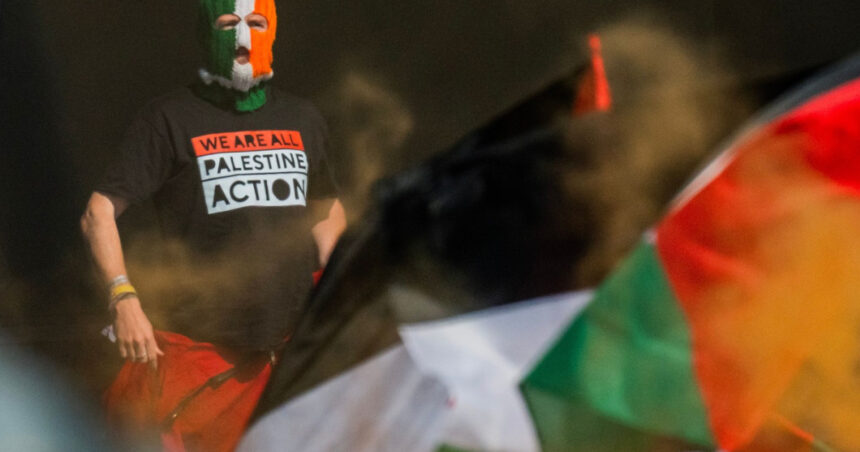 galerie foto scandal la festivalul glastonbury doua trupe au transmis mesaje anti israel pe scena organizatorii s au declarat ingroziti 686167c9a04b3