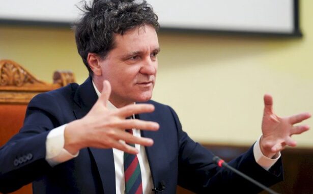 grinch ul nicusor dan a promulgat legea care interzice petardele si artificiile de revelion 6842a1eed2d8f