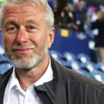 guvernul britanic este gata sa il dea in judecata pe abramovici pentru vanzarea echipei de fotbal chelsea cat ar datora oligarhul rus 683e9483a53e5