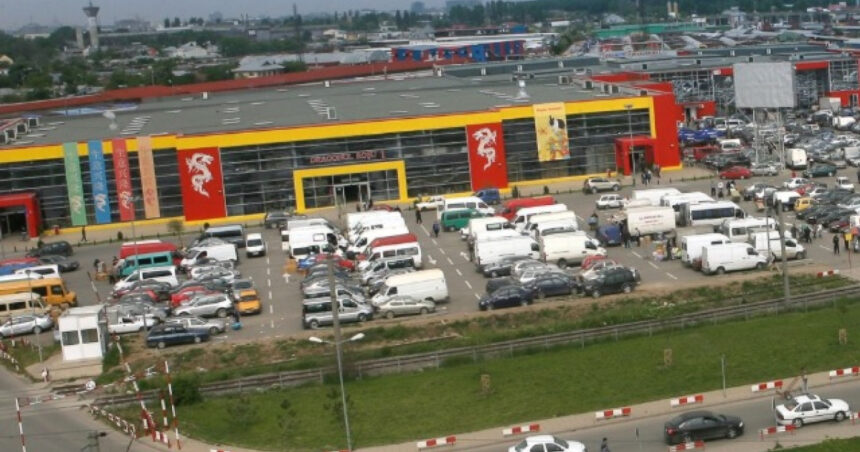 imbracaminte si parfumuri in valoare de peste 87 milioane de lei confiscate dupa perchezitiile de la dragonul rosu 683eb3ff4980f