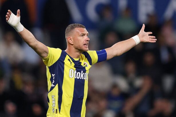 in razboi deschis cu mourinho edin dzeko se intoarce in serie a 68540e6b72295