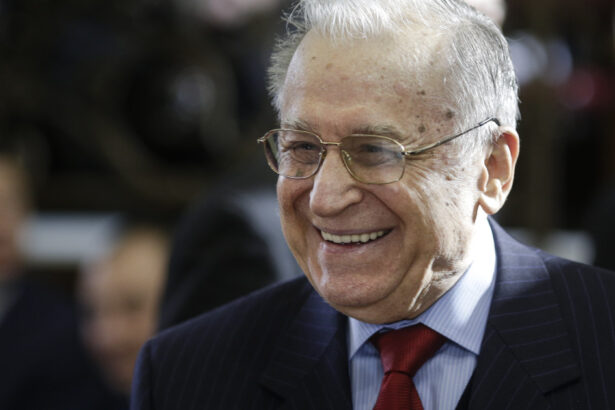 ion iliescu explica de ce l a felicitat pe nicusor dan dupa alegerile prezidentiale m as fi bucurat sa fi castigat un candidat psd 6853f36cafe71