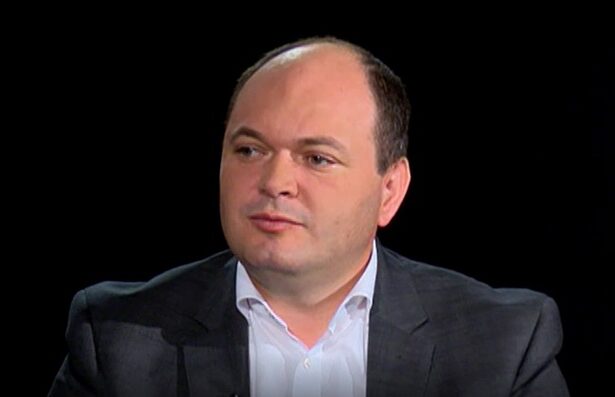 ionut dumitru economistul sef al raiffeisen va fi consilier onorific al premierului bolojan 685eaa28aa479