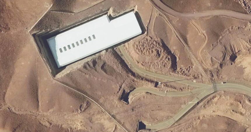 Iranul ascunde sub un munte o uzină capabilă să construiască o bombă nucleară „în câteva zile”; Fordo rezistă la atacuri convenționale 1 iranul ascunde sub un munte o uzina care ar putea construi o bomba nucleara in cateva zile fordo rezista la atacuri conventionale 684ebad0b2eb5