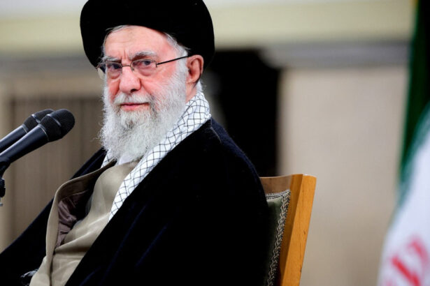 israelul afirma ca l ar fi ucis pe ali khamenei liderul suprem al iranului daca acesta nu s ar fi refugiat in buncar 685d8f687b2cf