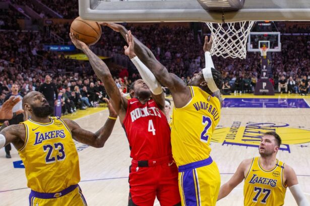 la 40 de ani lebron james a semnat un nou contract cu los angeles lakers ce salariu va avea pe ora 68623006b359b