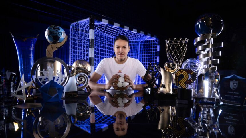 live blog gala neagu e duminica de la 1600 live pe pro tv si voyo show si surprize la retragerea cristinei 6842d273a83bc