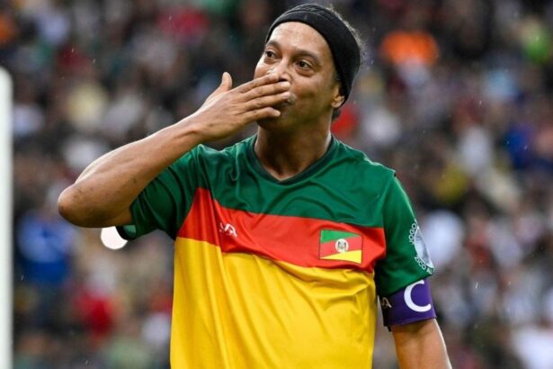 live blog meciul lui ronaldinho la sports festival e de la 1800 pe pro arena si voyo cum arata echipa brazilianului vedete si in nationala romaniei 684d8c0615c3a