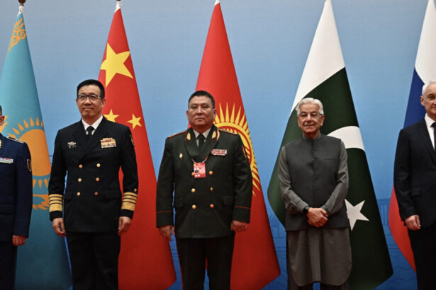 ministrii apararii din iran china si rusia s au intalnit pentru a discuta despre schimbarile cruciale ale secolului 685d0a78a74e6