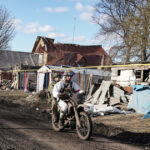 motociclistii sinucigasi ai lui putin intra in viteza in tara nimanui pentru a provoca haos tactica tot mai populara pe front 686025010a001