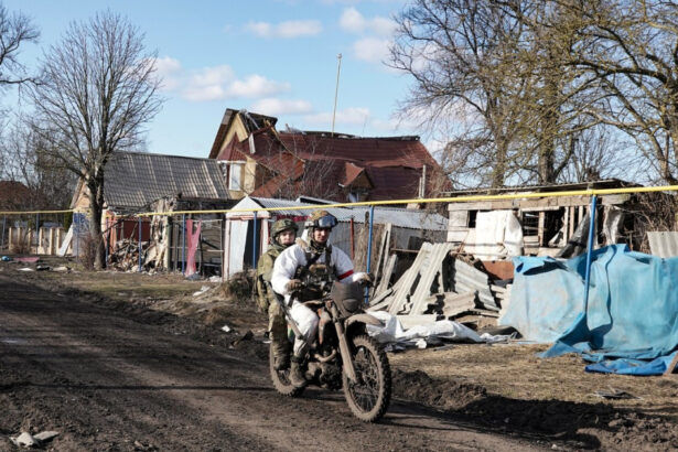 motociclistii sinucigasi ai lui putin intra in viteza in tara nimanui pentru a provoca haos tactica tot mai populara pe front 686025010a001