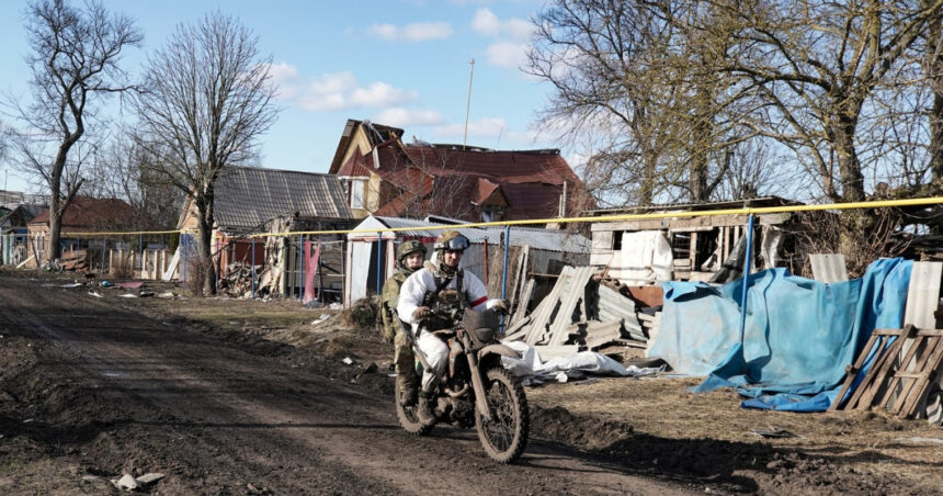 motociclistii sinucigasi ai lui putin intra in viteza in tara nimanui pentru a provoca haos tactica tot mai populara pe front 686025010a001