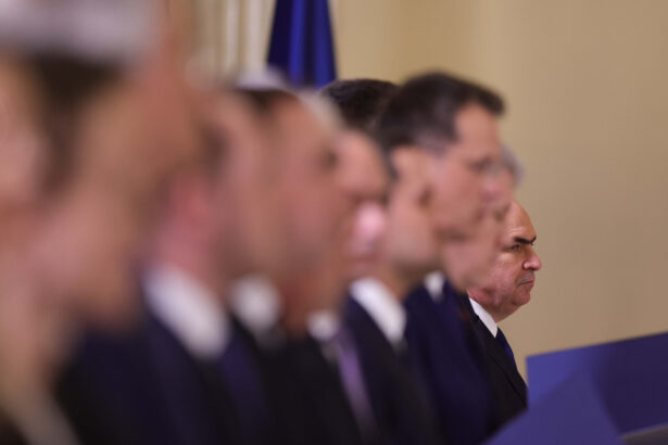 nicusor dan despre guvernul cu cinci vicepremieri cand o sa facem socoteala o sa fie mai putini oameni in aparat 685e6d2654bc0