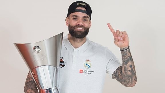 oficial jucatorul cu peste 460 meciuri la real madrid semneaza in romania a cucerit 13 trofee 68626bcf3b80d