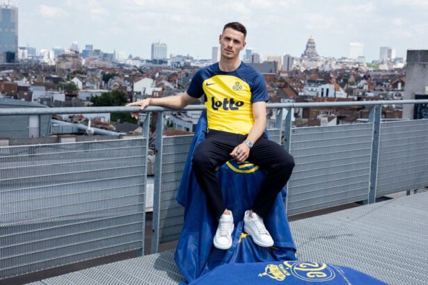 oficial raul florucz a fost prezentat la noua sa echipa transfer de 5 000 000e 6851b53ed9c3f