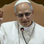 papa leon anunta toleranta zero fata de preotii care comit abuzuri sexuale el elogiaza rolul presei in democratie 6857bd8d12590