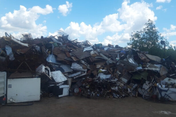 perchezitii la firme suspectate de reciclare fictiva a ambalajelor din sticla si plastic prejudiciu de 8 milioane de lei 683ff75157576