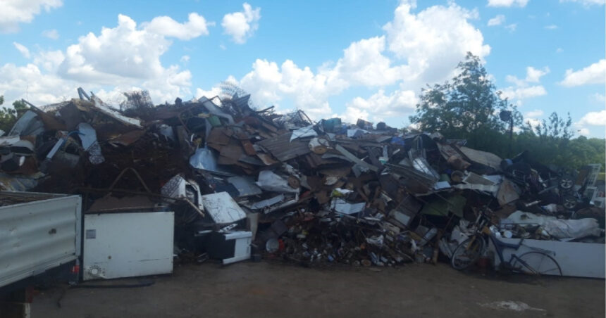perchezitii la firme suspectate de reciclare fictiva a ambalajelor din sticla si plastic prejudiciu de 8 milioane de lei 683ff75157576