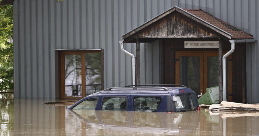 pericol de inundatii pe rauri din 15 judete a fost emis cod galben recomandari pentru siguranta cetatenilor 68401defdd675