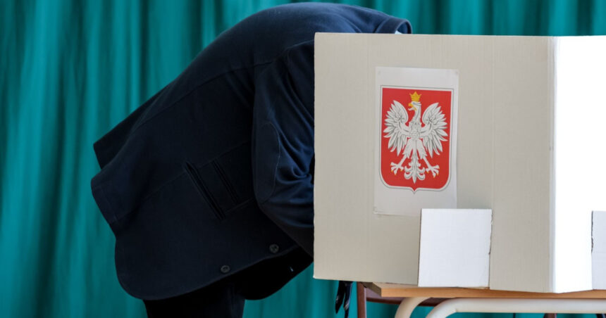 prezenta mare la turul al doilea al prezidentialelor din polonia viziunile pro ue si maga se ciocnesc duminica la urne 683c7e6183afd