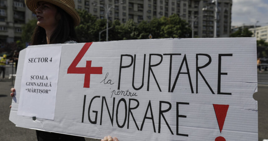 protest al sindicalistilor din educatie in 18 iunie prin purtarea de banderole sau ecusoane care le sunt nemultumirile 684c2d8b3f09d