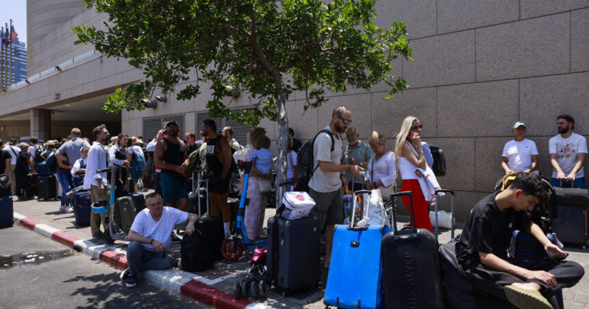 repatriere din israel grecia a evacuat in siguranta peste 100 de cetateni inclusiv romani si americani 685292e921d68