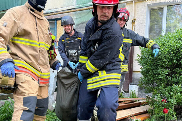 rusia vaneaza in mod deliberat echipele de salvare ucrainene care intervin in urma loviturilor aeriene aceasta nu este o coincidenta 683fc60432126