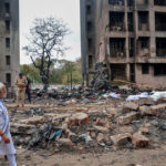 salvatorii cauta supravietuitori si resturi ale avionului air india in ahmedabad modi scena dezastrului este sfasietoare 684bd843efc8e