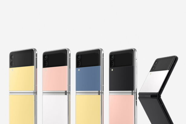 samsung pregateste cel mai subtire telefon pliabil din seria galaxy z pentru a tine pasul cu rivalii chinezi in timp ce apple intra pe piata 68552249ef1e1