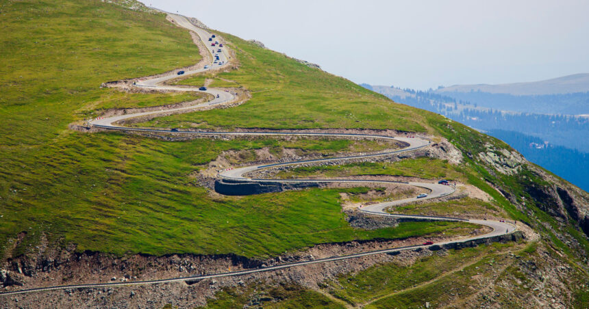 se redeschide circulatia pe transalpina intre ranca si curpat intre ce ore e permis traficul rutier si care e limita de viteza 6841c7bca46e1