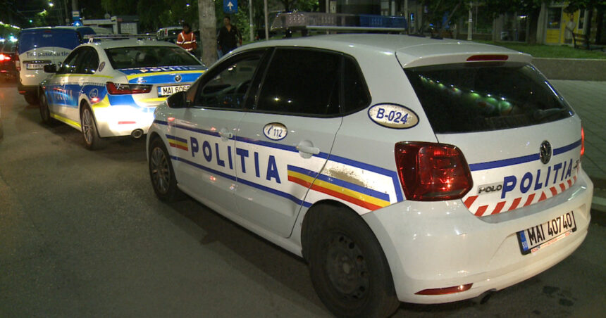 Sibiu: Trei tineri surprinși în momentul tăierii unui cablu de cupru de pe linia tramvaiului din Pădurea Dumbrava 1 sibiu trei tineri prinsi in timp ce taiau un cablu de cupru de pe linia tramvaiului din padurea dumbrava 684daf7e675ad