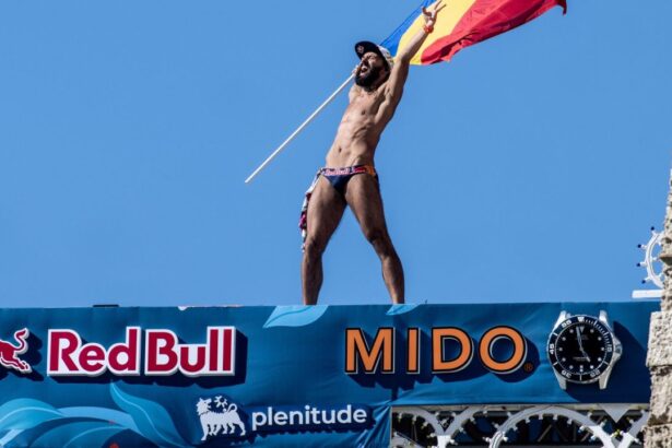 sportivii romani au terminat in top 8 etapa a doua din seria mondiala red bull cliff diving 2025 68626874e76b5