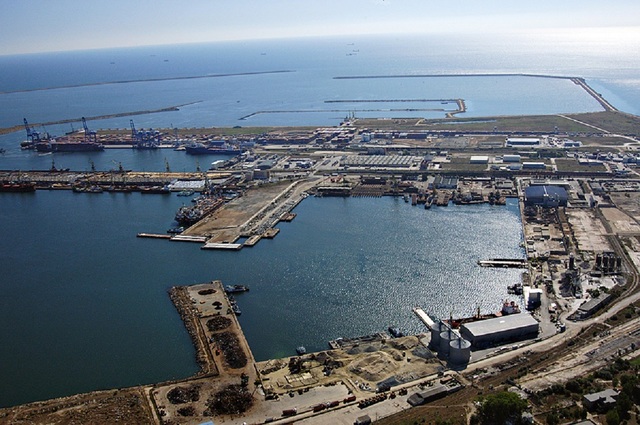 traficul de marfuri prin portul maritim si canalul dunare marea neagra in scadere 686274964739c