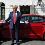 trump vrea sa scape de masina tesla pe care si a cumparat o de la musk omul care si a pierdut mintile 68430eda9aa3d