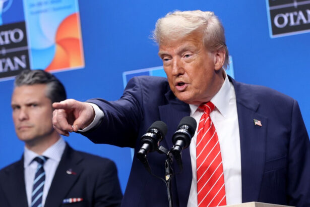 tu camasa alba haha e foarte agitata cum a decurs dialogul intre trump si o jurnalista al carei sot lupta in armata ucraineana 685cf577a2445