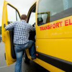 un primar din iasi ameninta sa lase elevii fara microbuz scolar si hartie igienica pentru ca nu au avut rezultate bune la invatatura 6842fd54b65d6