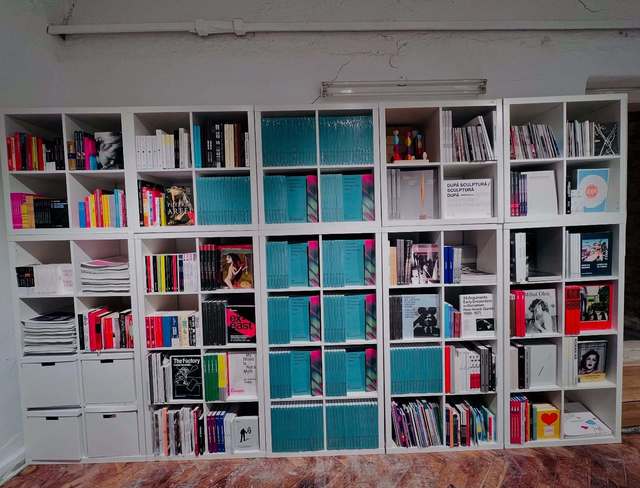 una dintre cele mai importante librarii independente din romania pune lacatul pe usa 68504cd5ea9bd