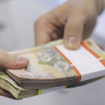 unde se scurg banii de la buget sefi de institutii sunt platiti cu mii de lei pentru sedinte consultative solutia propusa de guvern 685d2bda5ab2b