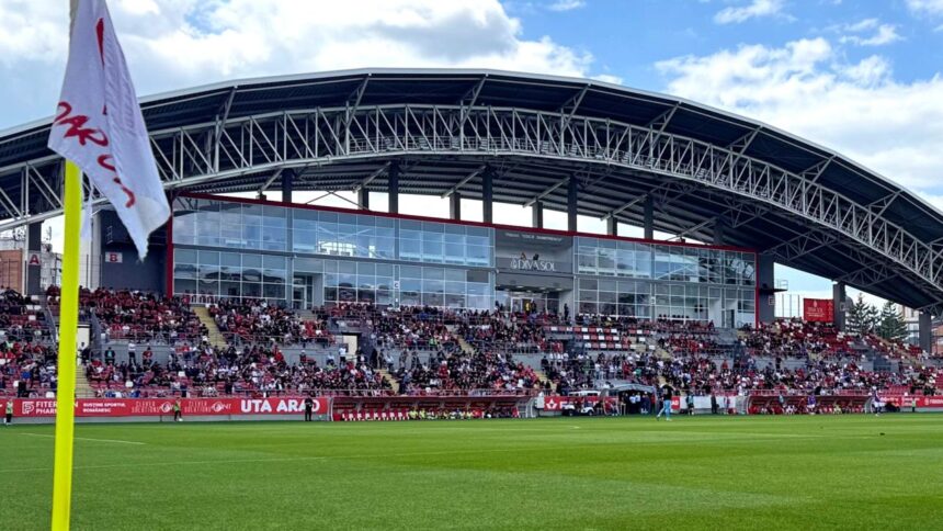 UTA Arad a realizat un transfer important: a semnat pe doi ani cu un atacant de națională 1 uta arad a dat lovitura pe piata transferurilor a semnat pe doi ani cu un atacant de nationala 683dfcf0c0d00